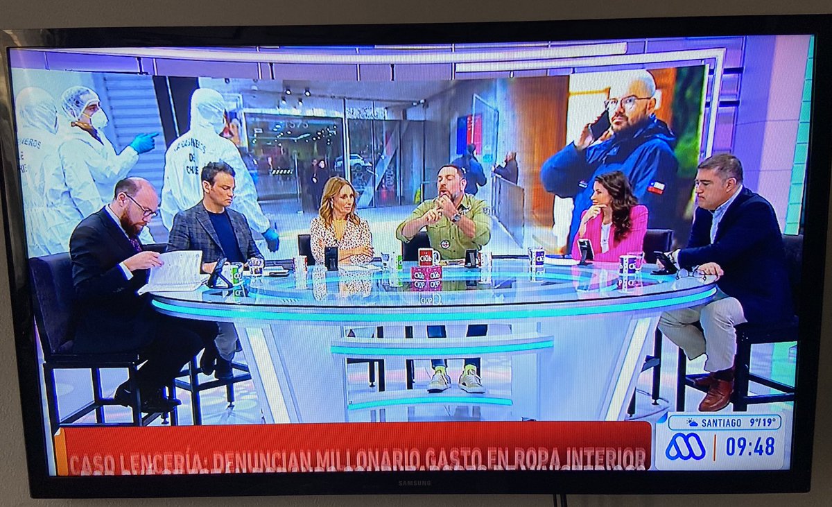 RafaelHarvey3's tweet photo. En @Mega el Sr. @desbordes hablando de CORRUPCIÓN, pero cuando fue Ministro de Defensa @mindefchile avaló y encubrió de manera grosera la Corrupción castrense y NO protegió a denunciantes.
La corrupción es Nefasta venga del color político que venga
#MuchoGustoMega @MuchoGustoMEGA https://t.co/KNvnQpTfRS
