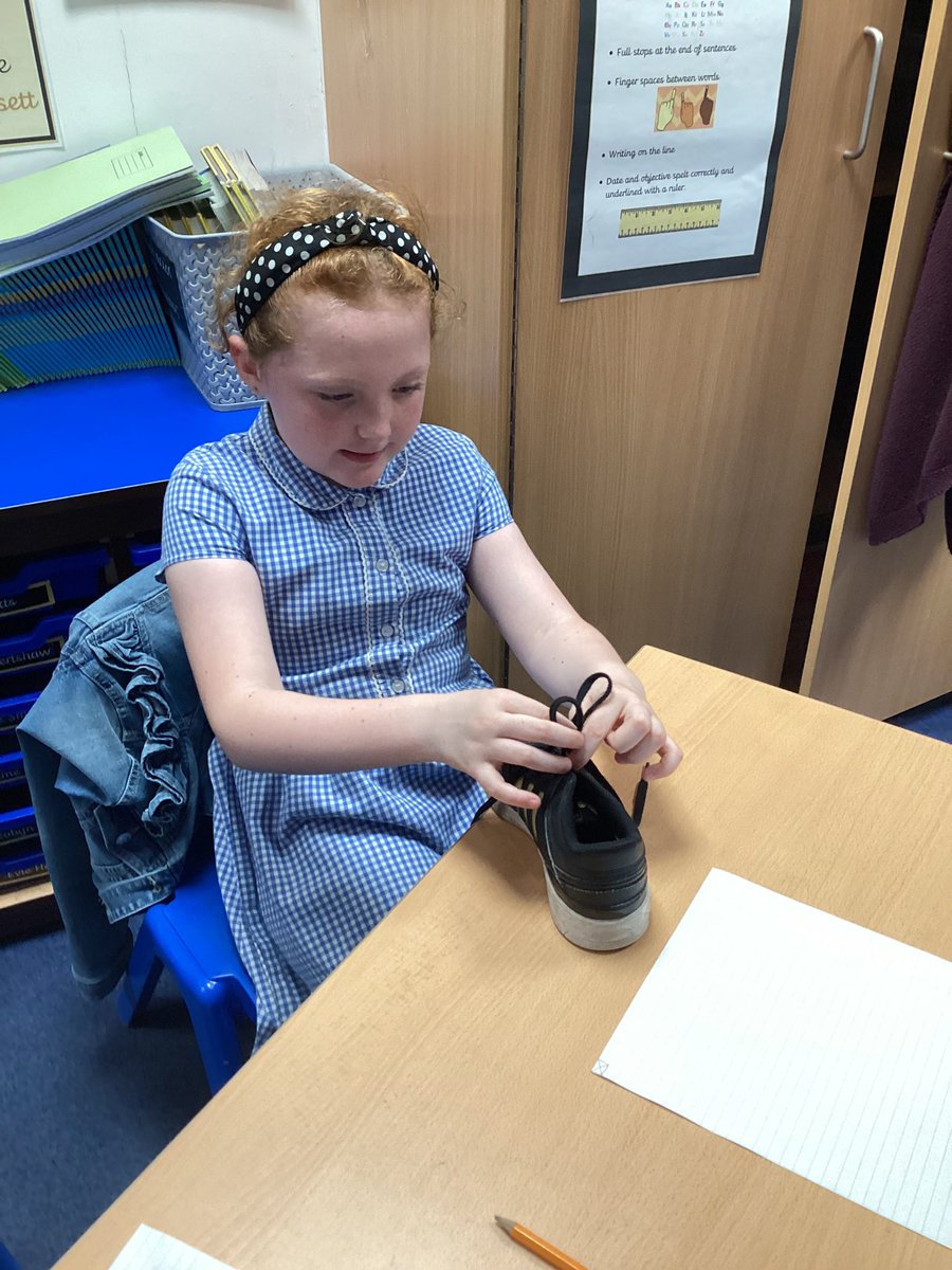 IPMATTowngate's tweet photo. This week Class 2 have been learning how to fasten shoe laces. The children showed great resilience when it was a bit tricky and compassion when they saw others struggling. Well done Class 2! #class2TPA #Lifeskills https://t.co/ArVLt2JuTa