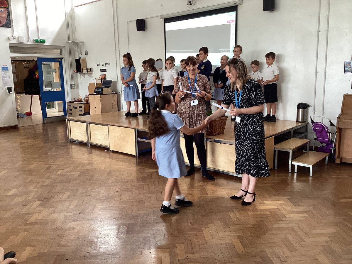 IPMATTowngate's tweet photo. Class 2 have graduated from Key Stage 1! We are so proud of each and every one of you for how hard you have worked. Good luck in a Key Stage 2 and keep being amazing! #class2TPA https://t.co/Z9LLfGol5j