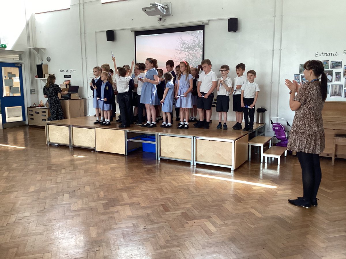IPMATTowngate's tweet photo. Class 2 have graduated from Key Stage 1! We are so proud of each and every one of you for how hard you have worked. Good luck in a Key Stage 2 and keep being amazing! #class2TPA https://t.co/Z9LLfGol5j