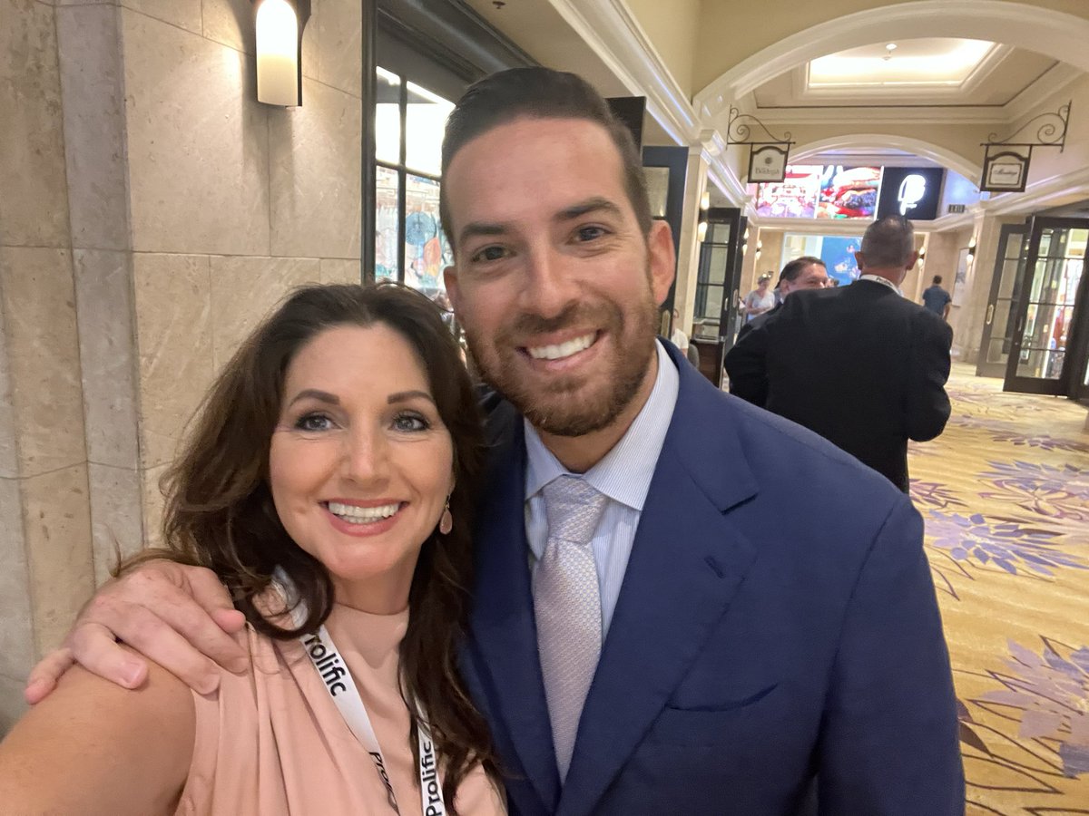 Hanging at <a href="/ALEC_states/">American Legislative Exchange Council</a> with some super cool friends like <a href="/Daniel_PerezFL/">Daniel Perez</a> - whom did a rockstar job this morning at our general meeting 💪🎸🔥