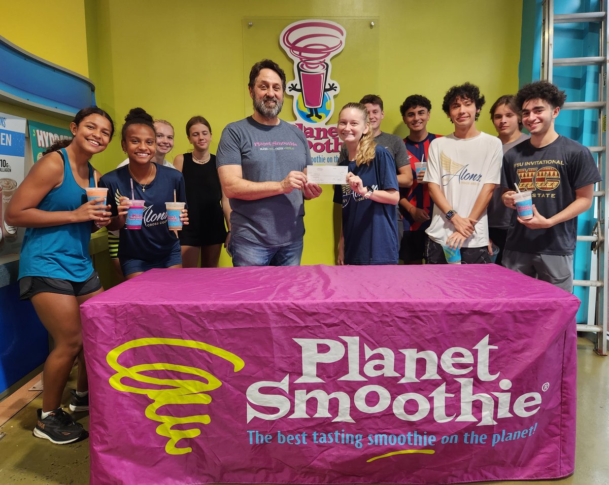 RavensXCTnF's tweet photo. We have had a long-standing relationship with Planet Smoothie and it was renewed Thursday when the West Hillsborough franchise made a sponsorship donation to our 2023 Cross Country program. Thanks to owner Marc Castellana for his generosity. #PlanetRaven @PlanetSmoothie https://t.co/1ZlnxT6fjJ