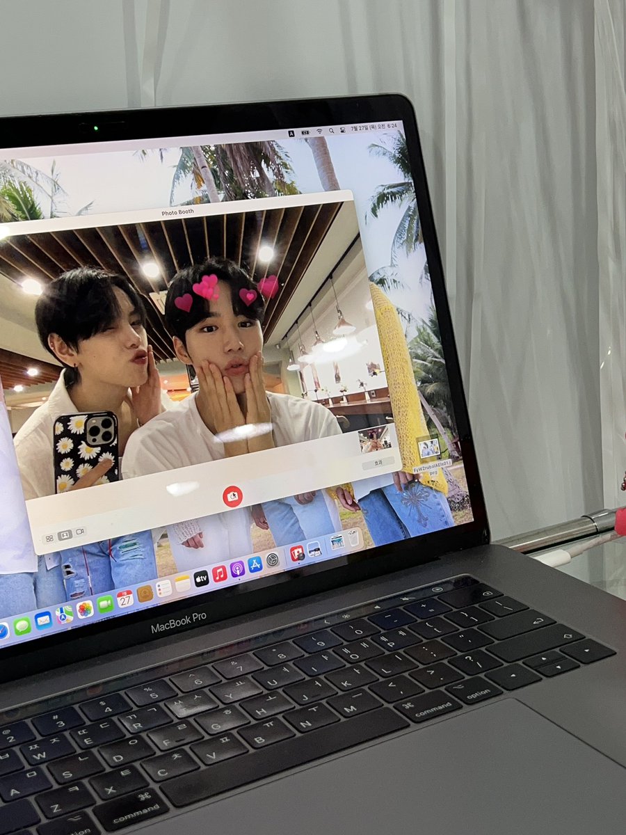 WEi__Member's tweet photo. [#대현] 예쁘다 예뻐😚 https://t.co/EkaD2rMAkz