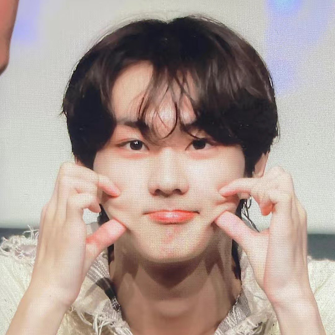 0516mails's tweet photo. rt to join an existing kpop bns help rt gdm 👒

— must have dms open 🧤
— must be active 🍡
— any fandom is welcome 🪷
— bns accs only 🏄‍♀️
— will remove inactives every 2 weeks ❕ https://t.co/276znB5c9F