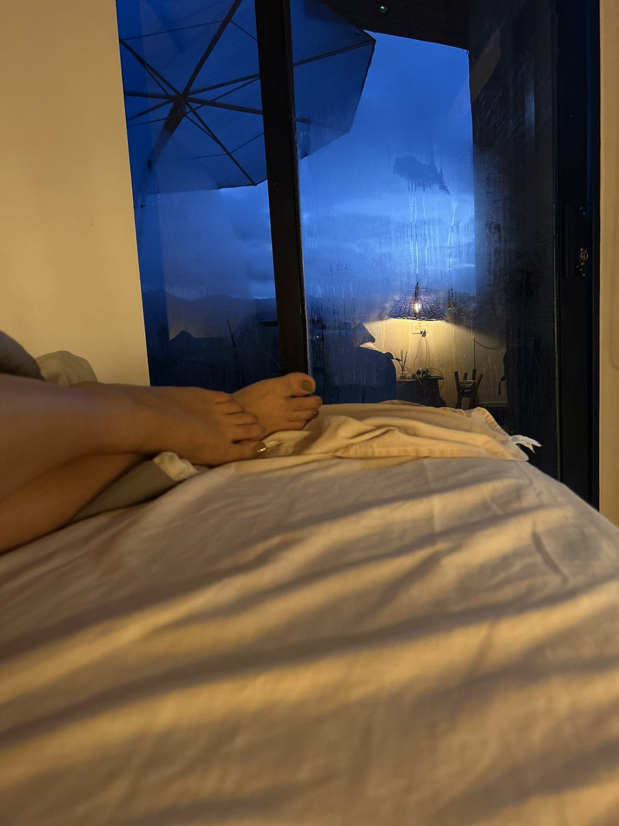 MimiFeet15's tweet photo. 💋💋💋.   https://t.co/EWUPNYQE7a https://t.co/FCeVcjsQAZ