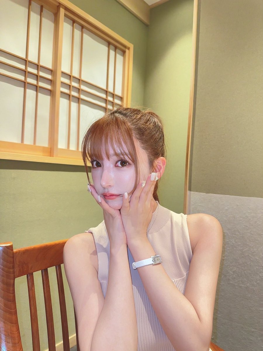 日本酒のんでほろ酔いゆあです🍶 https://t.co/CNOEw3KtFD