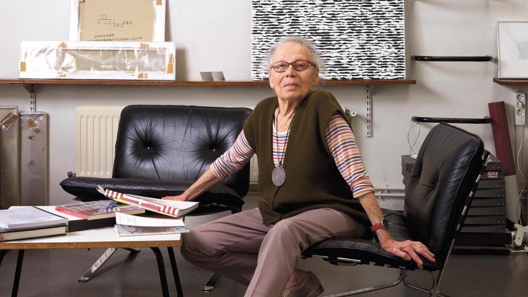 Thank you Vera Molnar, <a href="/martingrasser/">martin grasser</a>, <a href="/Sothebys/">Sotheby's</a>, <a href="/artxcode_io/">ARTXCODE</a> <a href="/ArtBlocksEngine/">Art Blocks Engine</a> for putting the FFFFFFun back in NFTs.   "Themes and Variations" #44 (one of seven we were fortunate to mint yesterday).  And salute to <a href="/michaelspalter/">michael spalter</a> &amp; <a href="/annespalter/">Anne Spalter</a> for lighting the fuse. 🧨