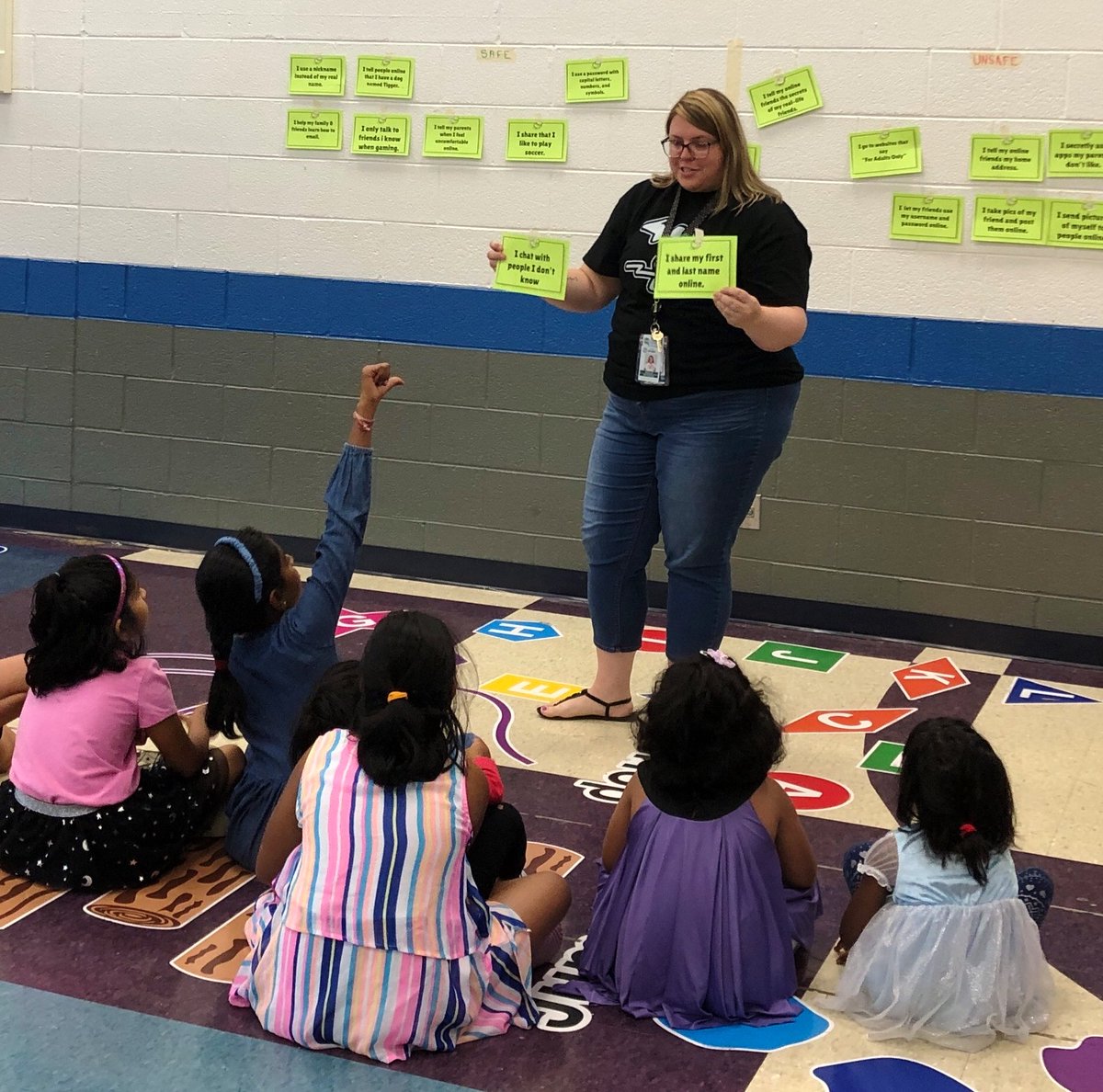 KMeyering's tweet photo. Are your students being safe on the internet? @TechiePri & I helped out at Feed The Need last week with a DigCit lesson. We read Chicken Clicking, facilitated a digital safety sort, & then created a coloring page for participants to take home. #NoviEdTech #NoviPride #OakEdTech 💻 https://t.co/5X9b6GnqWv