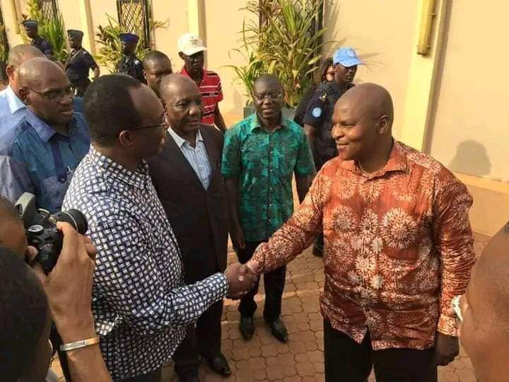 Salutations référendaire