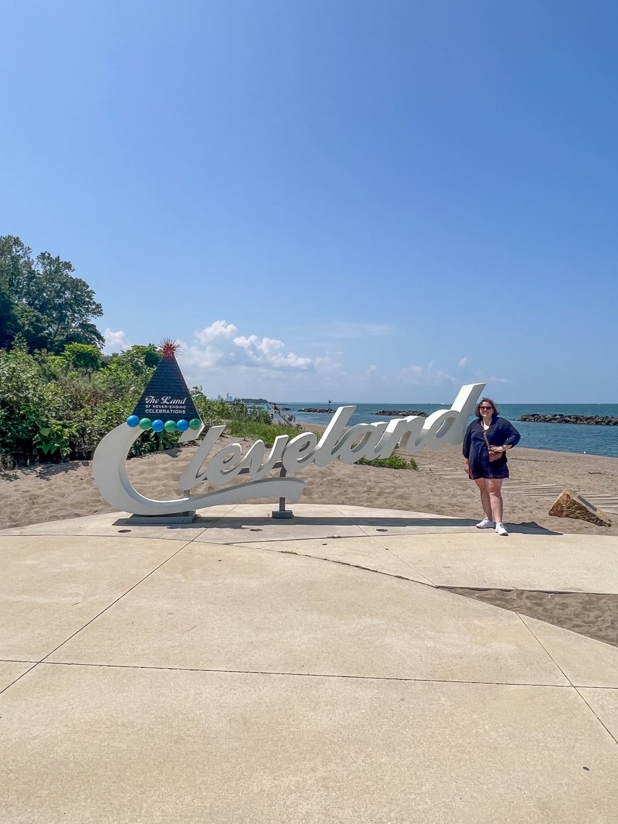 It's National Intern Day! To celebrate, we're highlighting Katie Masko, an intern at Destination Cleveland! Are you looking for an internship? Visit Handshake to search through available positions! 🎉

<a href="/TheCLE/">Destination Cleveland</a> 
 
#KentState #KentStateCED #NationalInternDay #Internship #Handshake