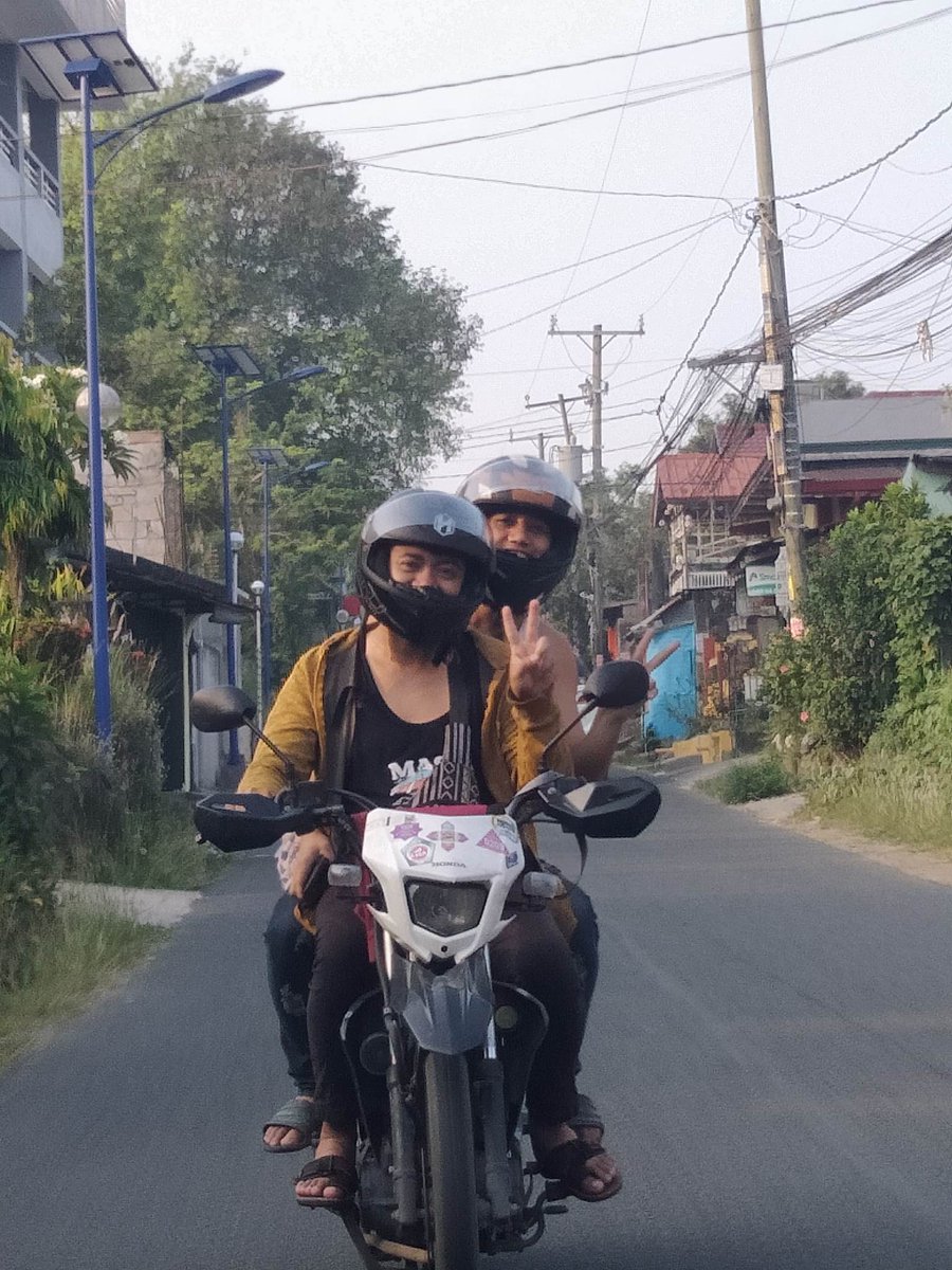 palceso_john's tweet photo. Kukupas din ang itsura, kaya piliin mo palagi yung tanggap ka. https://t.co/4ceYKlBTKb