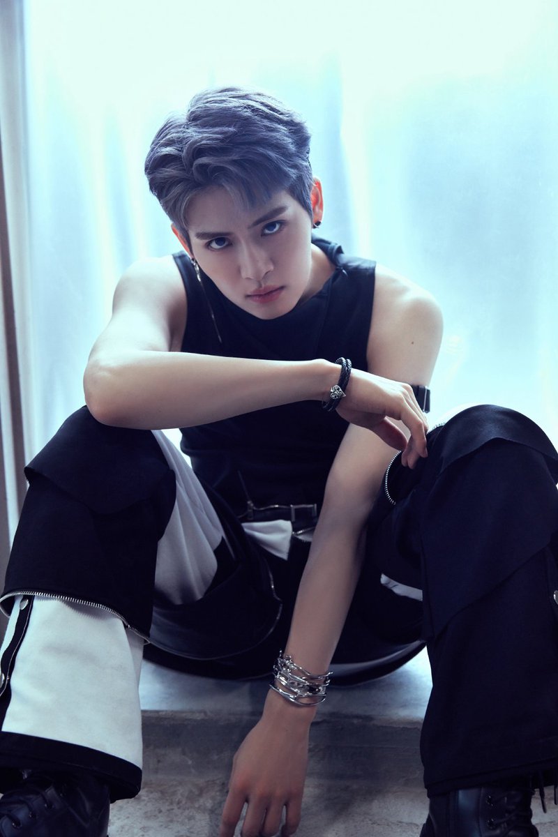 ryun1808's tweet photo. Đi thực tập với đi học cả ngày, giờ mới có thời gian xem MV huhu Rikmaru ảnh ngonnnnn, đẹp đ.iênnnnnn

https://t.co/LTjJRtSnvi

#RIKIMARU_1stSOLOalbum #RIKIMARU_CLOWNorCROWN https://t.co/eMb0GkzxBG