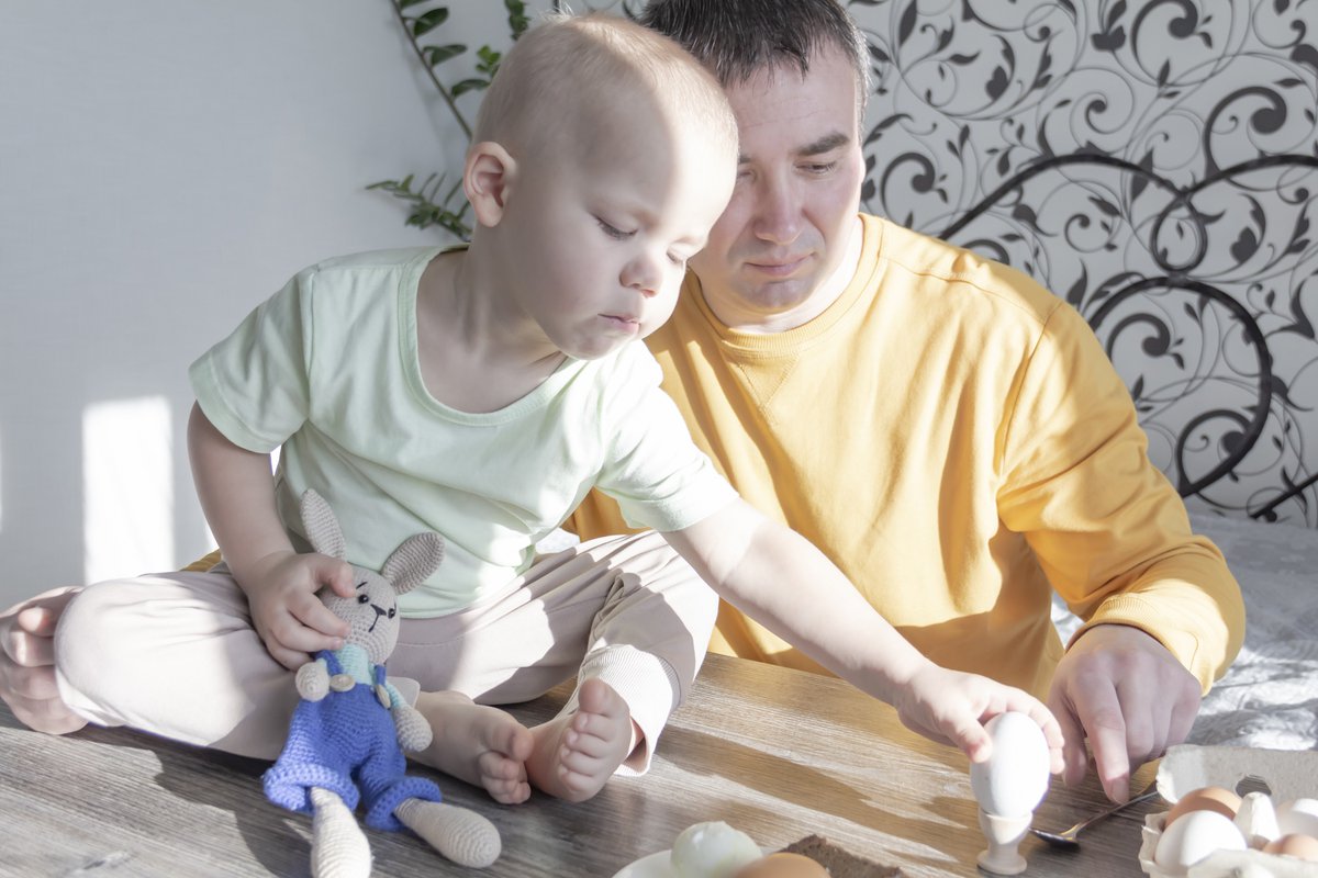 OncologiaOnline's tweet image. El juego: una terapia poderosa para niños en tratamiento oncológico. Alivia estrés, fortalece vínculos y facilita la comunicación. ¡No es solo diversión, es una parte crucial de la recuperación! #TerapiaDeJuego #CancerInfantil