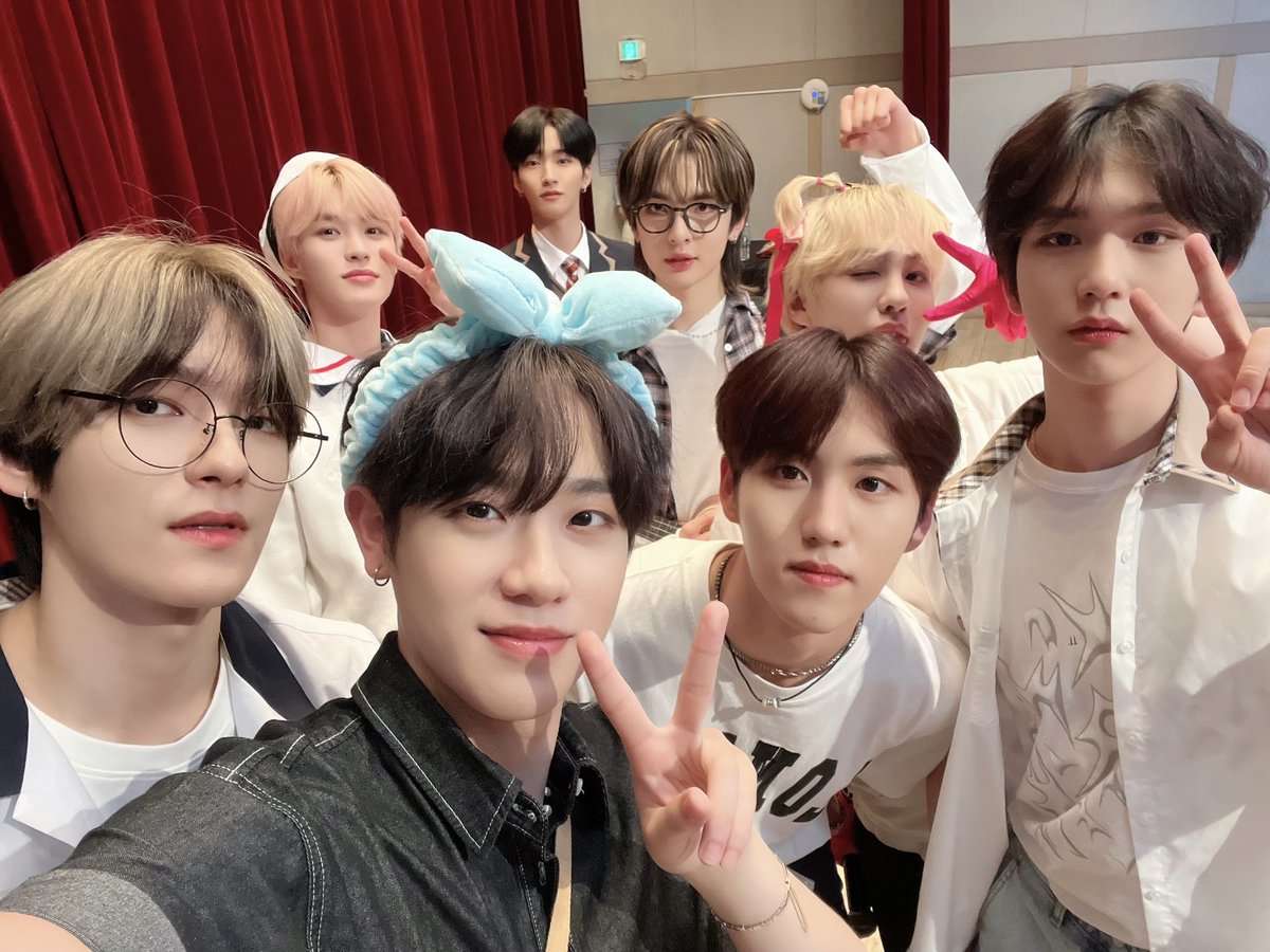 the_EPEX's tweet photo. [🎁]
제니스도 두살 됐어요〰️✌🏻이펙스의 든든하고도 소중한 존재인 제니스! 생일 진심으로 축하해요🎂💚 다 줄게 저 별도 달도!😘

#EPEX #이펙스 #ZENITH #제니스 #위시 #금동현 #뮤 #아민 #백승 #에이든 #예왕 #제프 #ZENITH_2nd_ANNIVERSARY #제니스지구별에서제일사랑해 https://t.co/RBKy7o4hX0
