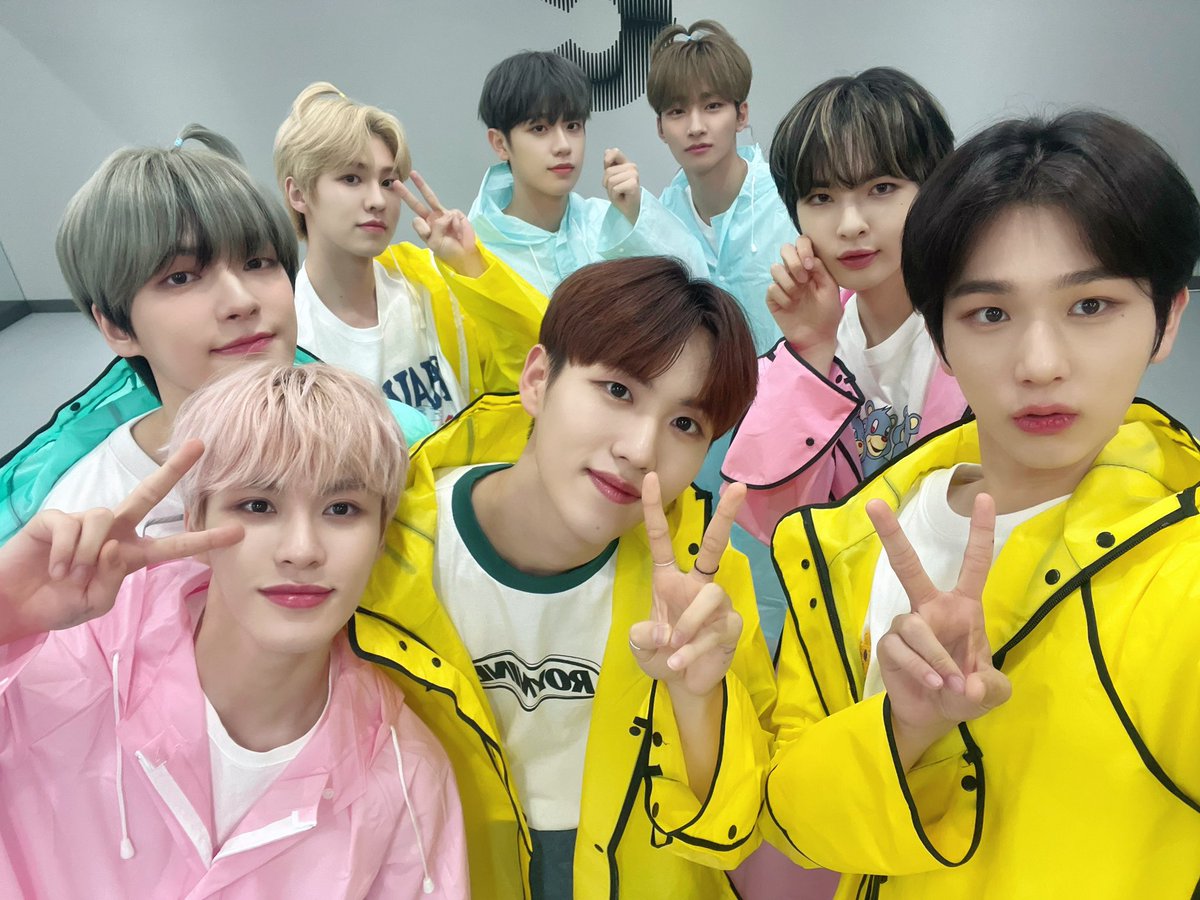 the_EPEX's tweet photo. [🎁]
제니스도 두살 됐어요〰️✌🏻이펙스의 든든하고도 소중한 존재인 제니스! 생일 진심으로 축하해요🎂💚 다 줄게 저 별도 달도!😘

#EPEX #이펙스 #ZENITH #제니스 #위시 #금동현 #뮤 #아민 #백승 #에이든 #예왕 #제프 #ZENITH_2nd_ANNIVERSARY #제니스지구별에서제일사랑해 https://t.co/RBKy7o4hX0