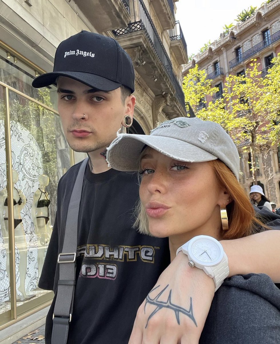 litkillahuy's tweet photo. Tuli Acosta junto a Lit vía feed de Instagram https://t.co/dnsPfwQy3O