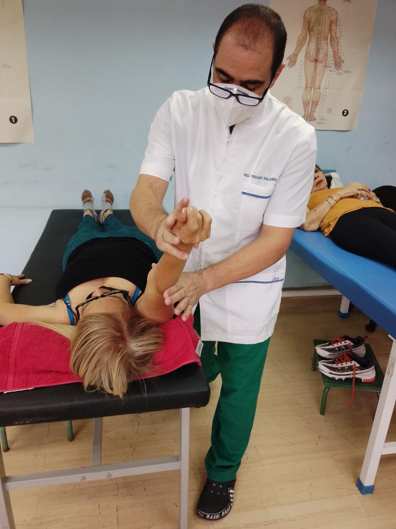 Distrito Capital CDI UBV. Rehabilitación Integral con Lic. Yosvany Gayardo Blanco.
Virtud, obra, ejemplo y legado, caracteriza a nuestros colaboradores que apuestan para salvar vidas.  #70Moncada #ConTodosLaVictoria #DistritoEsSalud <a href="/cubacooperaven/">Brigada Médica Cubana en Venezuela</a>  <a href="/DcMedica/">Misión Médica Cubana en el Distrito Capital</a> <a href="/ErickMendezRod3/">ErickMendezRod</a>