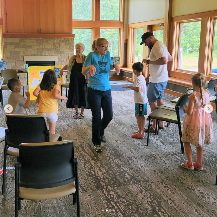 Laura P Salas - FLURRY, FLOAT, AND FLY! tweet media