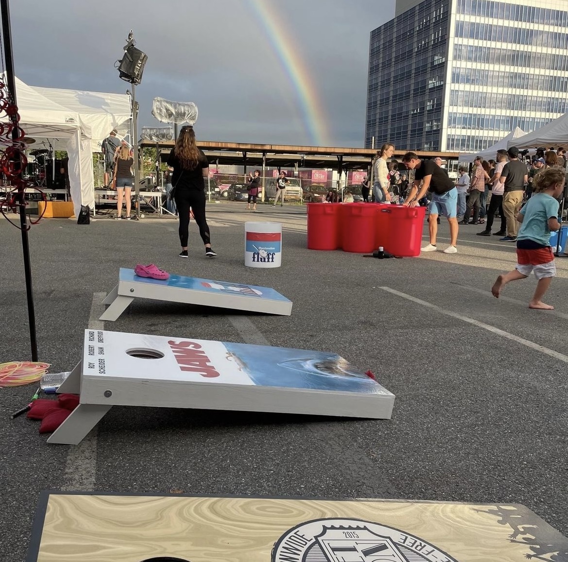 🥳 The #EventThem team is exctied to join #ONCESomerville x #BoyntonYards THIS SATURDAY at the #BlockParty & #OutdoorConcert OF THE SEASON!🕺🎉

🎯 You can expect the full #EventThem games package - life-size Connect 4, Jenga, cornhole & more! 😍

🔗 eventbrite.com/e/block-party-…