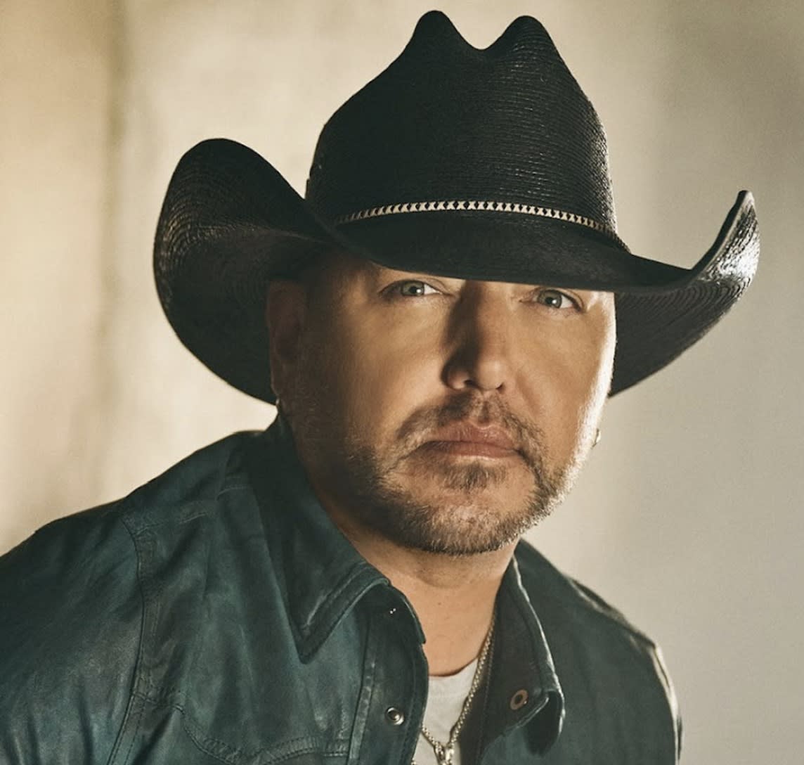 DCDistrict's tweet photo. Today, Jason Aldean is performing at Merriweather Post Pavilion to showcase his wonderful music to your ears. Get you tickets now and enjoy the show. https://t.co/tABNQKLOZw