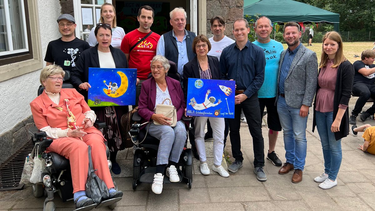 Der Allgemeine Behindertenverband veranstaltet wieder Erlebnisfreizeiten für 170 Kinder und Jugendliche mit und ohne Behinderungen. Sozialministerin Ursula Nonnemacher und Landesbehindertenbeauftragte Janny Armbruster besuchten sie heute am Werbellinsee. #Inklusion