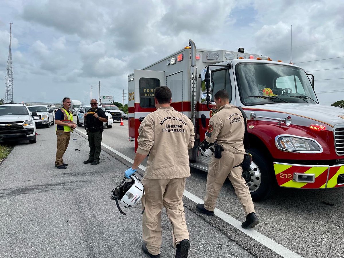 MartinCountyFR's tweet photo. All NB lanes of the #Florida Turnpike, near mile marker 133, were shut down yesterday around 3:40 pm after 1 person was struck by a car on the side of the highway.
Our #LifeStar #helicopter landed near the Palm City/Stuart exit & the team assisted #Fire/#EMS crews on the ground https://t.co/fajM1mUDU6