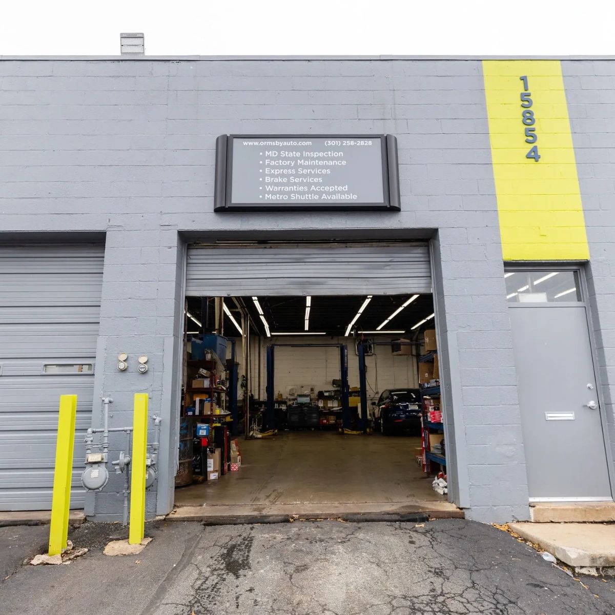 OrmsbyAuto's tweet photo. 📍 Our shop is located in the heart of Rockville, and we couldn’t love serving our local neighborhoods and communities more! Come by for an inspection or any other services your vehicle needs. #OrmsbyAuto #RockvilleMDAuto #MDStateInspections #AutoRepair #AAACertified https://t.co/DwhqGlCstl