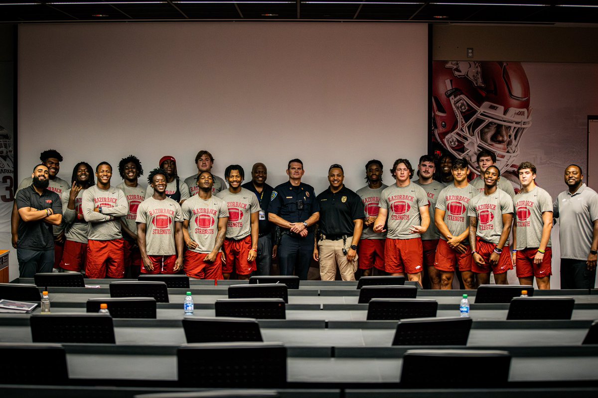 HogsFBDev's tweet photo. Thank you to our local Fayetteville Police Department for coming to speak to our freshman about legalities and bridging the gap! https://t.co/1lVlnNOOl2