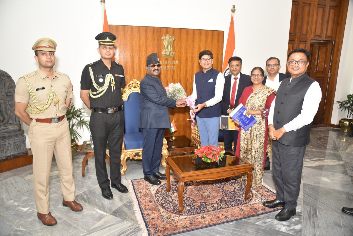 perminder_kaur's tweet photo. An Honour for Eastern Region @ASSOCHAM4India Council to meet Hon'ble Governor #DrCVAnandaBose, at Raj Bhawan Kolkata, with Major Nikhil, #ManojJoshi, #ArijitBasu, #PramodSrivastava, #AlokTibrewal , https://t.co/sPuyoCV8d2