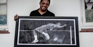 ElAvile67's tweet photo. 📆 Hoy, Aniv. 30 del récord del salto al aire libre de Javier Sotomayor.
📢 Salamanca 1993, récord impuesto por el príncipe de las altura de 2,45m que marcha imbatible hasta el día de hoy.
‼️FELICIDADES SOTO‼️
#CubaEsDeporte
#CubaPorLaVida
#70Moncadas https://t.co/OEgwlvB0J6