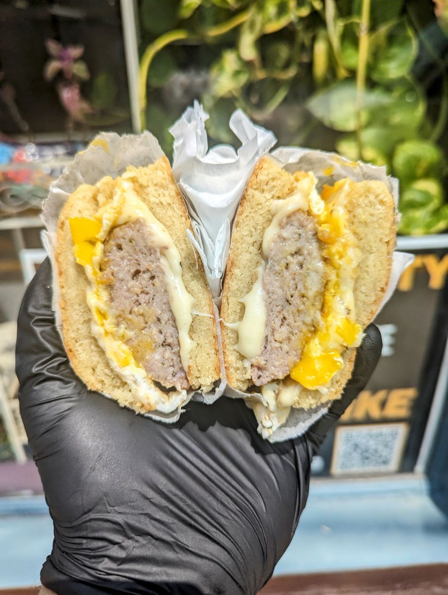 mindystakebake's tweet photo. Good morning, my friends! You can get (right now!) this sausage egg &amp; cheese Biscuit hot off the griddle! Open today in our little corner of Sharpsburg 9a- 4p to fulfill all your hand held delicious needs on this gray Thursday! https://t.co/D7xpEN7CWF