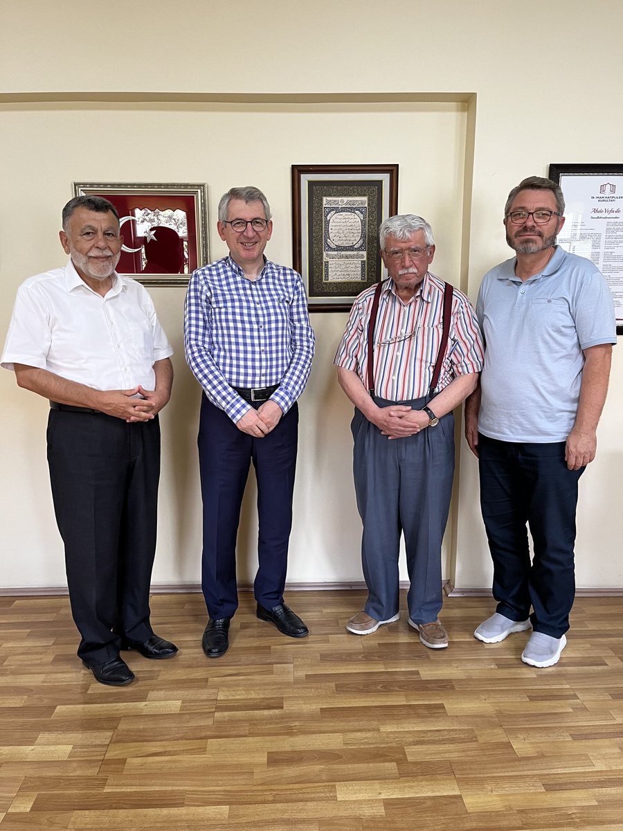 afbaysal1's tweet photo. Hüseyin Öksüz, Bekir Şahin ve Hasan Yaşar ile bugünün hatırası https://t.co/rRjs1BEJK6