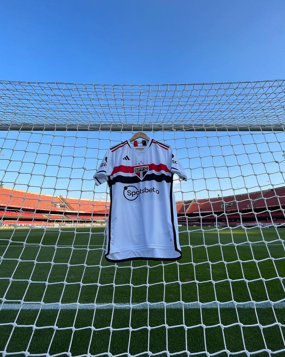 EspacoTricolor_'s tweet photo. Admita, vocês vão comprar uma camisa oficial do James! 

📸 Divulgação/São Paulo https://t.co/xzcESBj3kO