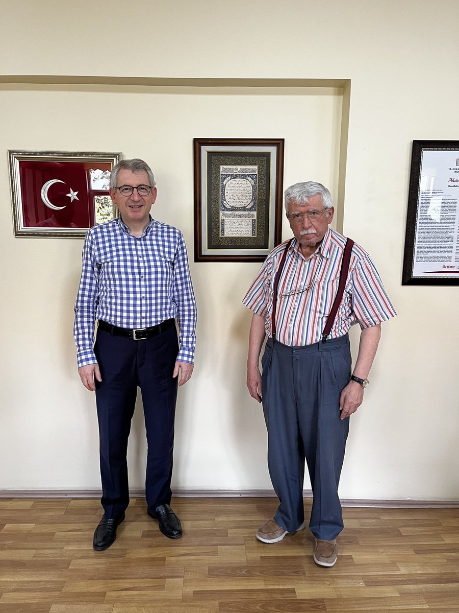 afbaysal1's tweet photo. Hüseyin Öksüz, Bekir Şahin ve Hasan Yaşar ile bugünün hatırası https://t.co/rRjs1BEJK6