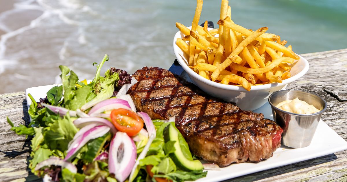 OceanicDining's tweet image. Don't miss out this summer by not enjoying a sizzling beachside steak by the waves. Maybe it's time for a #datenight?
Check out our full menu. View Menu&amp;gt; oceanicrestaurant.com/our-menu/
 @whatsupwilmington @portcitydaily  @Starnews @Wrightsvillebeachmagazine @CapeFearLiving