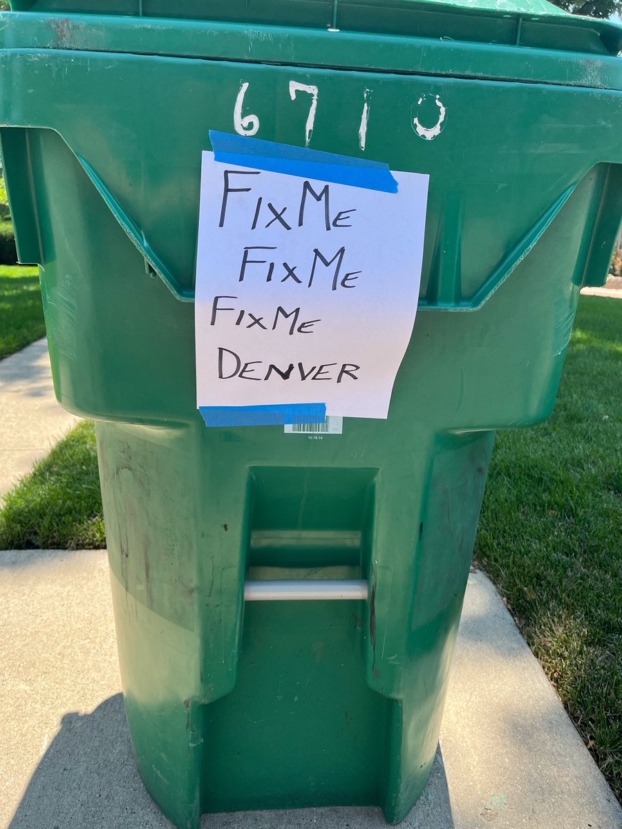 SteveStaeger's tweet photo. Bob is taking the @DelganyBridge approach with his compost bin. And it’s pretty fantastic. https://t.co/g1spHDWbTg