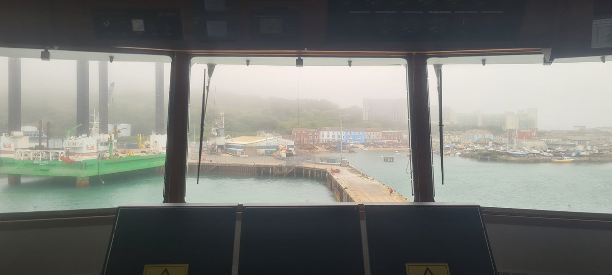 HMS_Str_Castle's tweet photo. The view of Portland at 0800 vs the view at 1130 #windship https://t.co/2LsYUUSi77