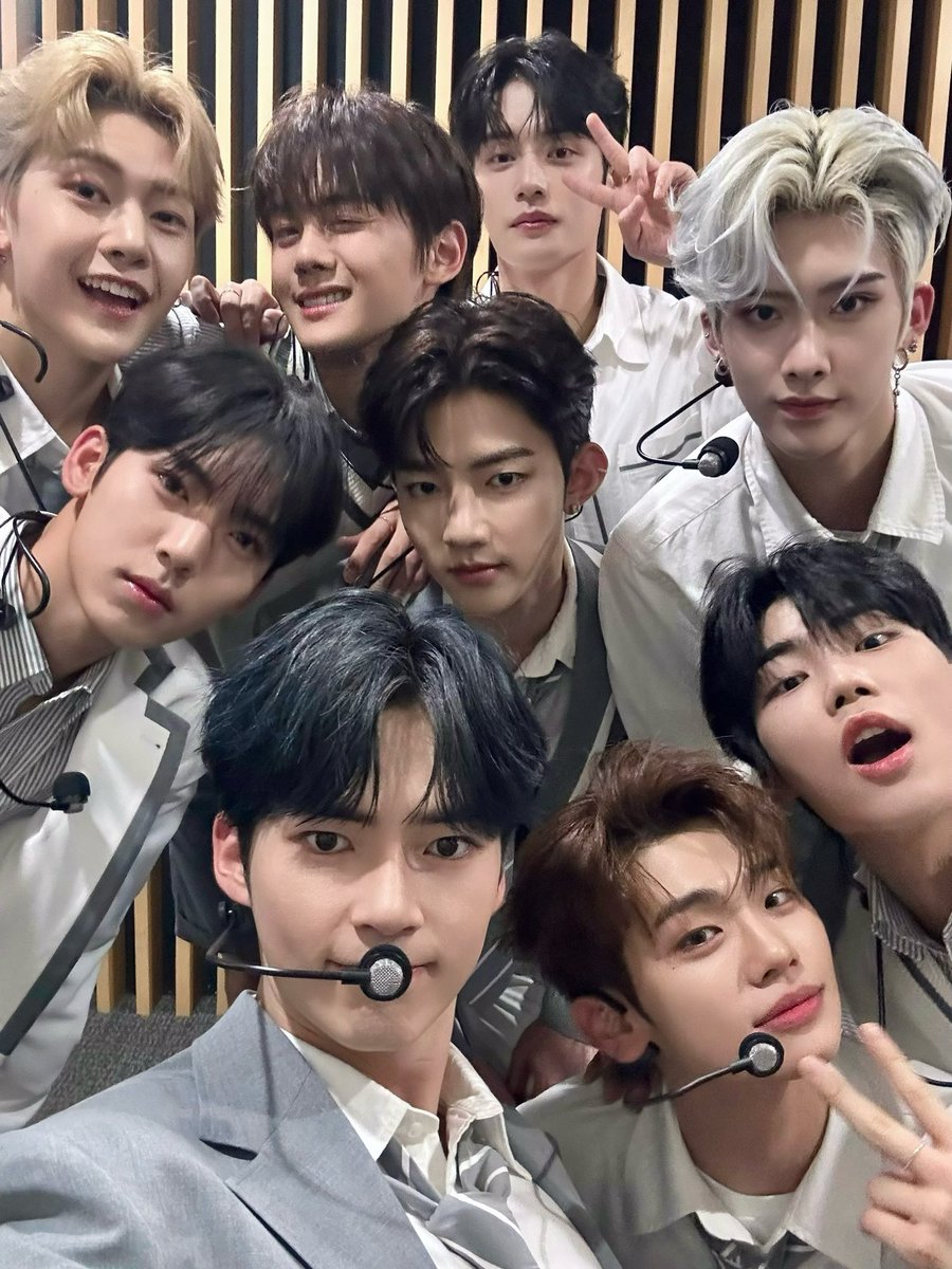 ZB1_official tweet picture
