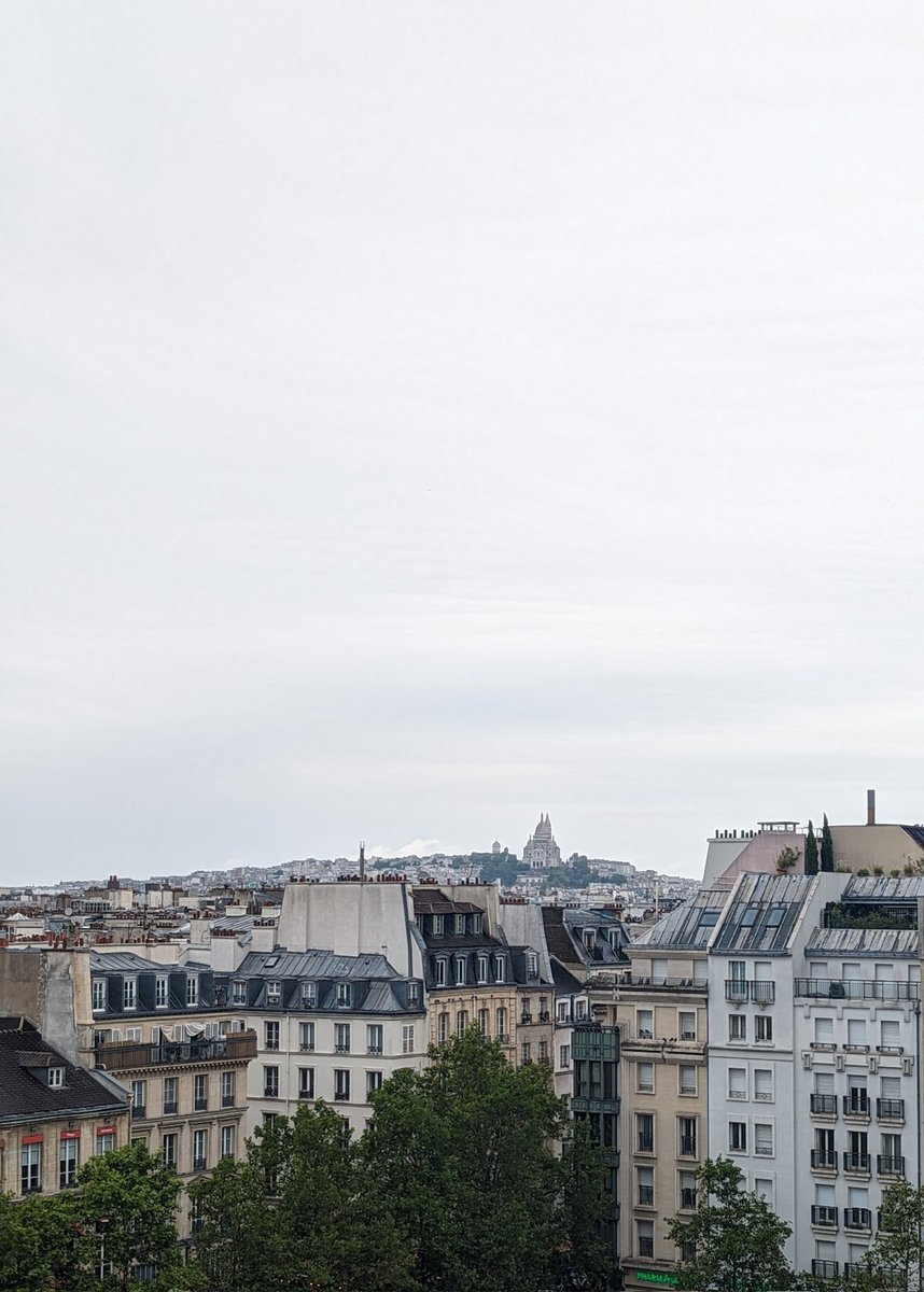 Circadiana's tweet photo. #PostcardsfromParis https://t.co/vDu9nlQDBo