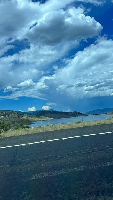 Why did you move to Utah?  Because now I get to see all this😍 and not dirt and rocks in Vegas while it&rsquo;s<a href="/tag/booty"class="tags"><span>#booty</span></a>