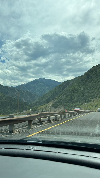 Why did you move to Utah?  Because now I get to see all this😍 and not dirt and rocks in Vegas while it&rsquo;s<a href="/tag/booty"class="tags"><span>#booty</span></a>