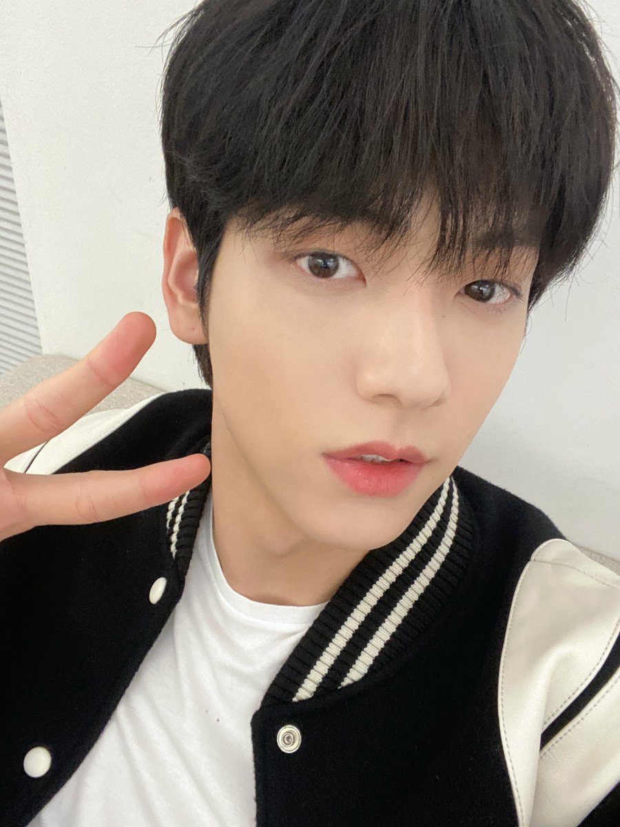 c_yeonbin's tweet photo. txt: our lost summer
#수빈 #soobin https://t.co/gozswmXklI