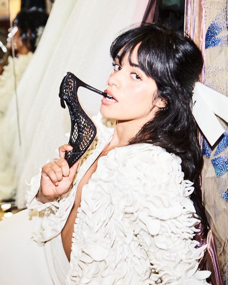 CamilaAccess's tweet photo. We love a spontaneous hotel room photoshoot with Ellen von Unwerth 📸 Check out Camila’s issue of VON magazine online now! https://t.co/SQdgLrm2Wy https://t.co/Lvdp7ov39k