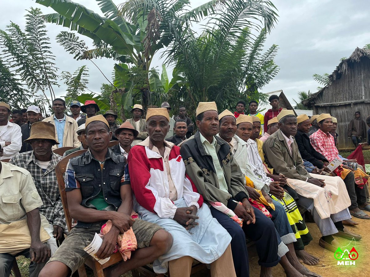 Un pas de plus vers l’#inclusionénergétique verte. 220 foyers et 20 activités génératrices de revenus de la Commune de Lokomby-District de Manakara sont désormais connectés à l’#électricité grâce à la #centralesolaire (17,7 kWc) inaugurée ce mercredi 26 juillet 2023.
#Energie