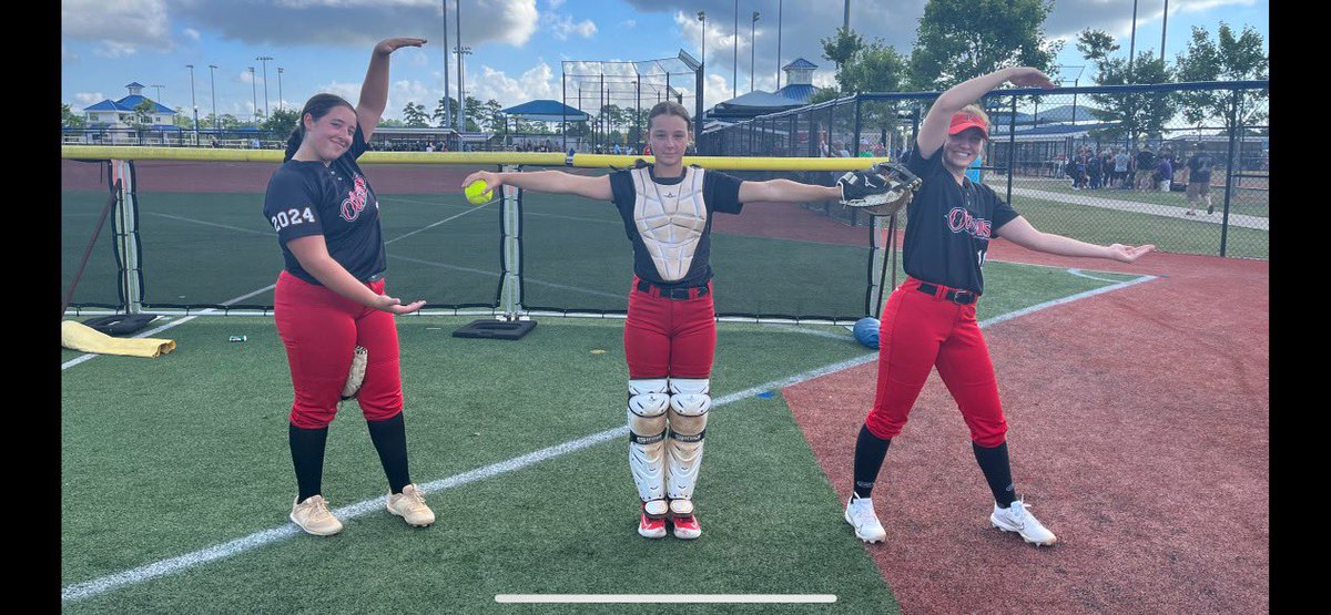 Coach T Catching (@ctcatching) on Twitter photo Feeling the love from these crazies! <a href="/EmilyBrown2024/">Emily Brown</a> <a href="/avapaoletti_/">Ava Paoletti</a> <a href="/izabella_2024/">izabella miller</a> #CTC #teamarmorup Feeling the love from these crazies! <a href="/EmilyBrown2024/">Emily Brown</a> <a href="/avapaoletti_/">Ava Paoletti</a> <a href="/izabella_2024/">izabella miller</a> #CTC #teamarmorup
