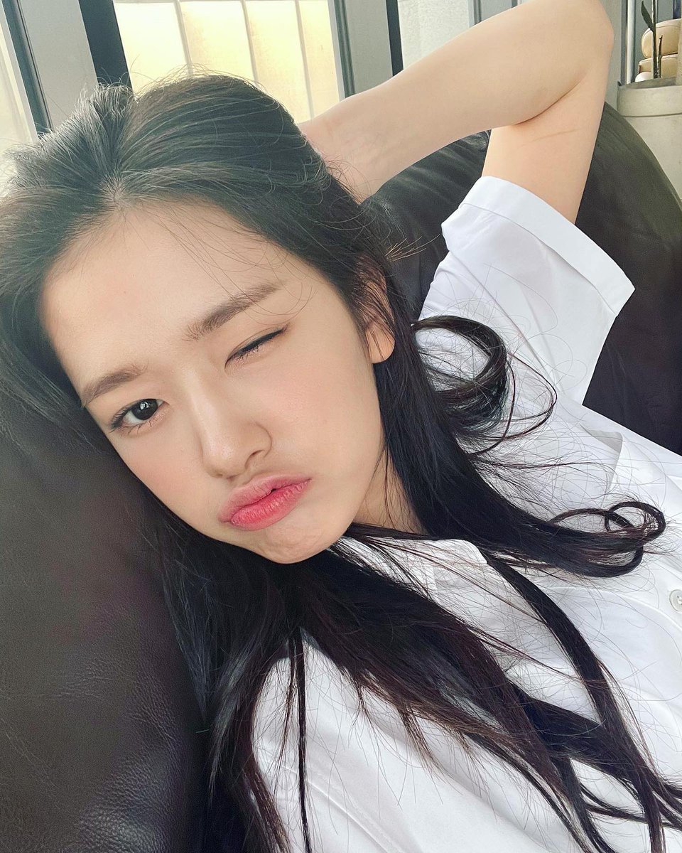 9_1_5_6_7's tweet photo. 유진이의 여름이 너무 좋다니까 https://t.co/nIrIc3kNUs