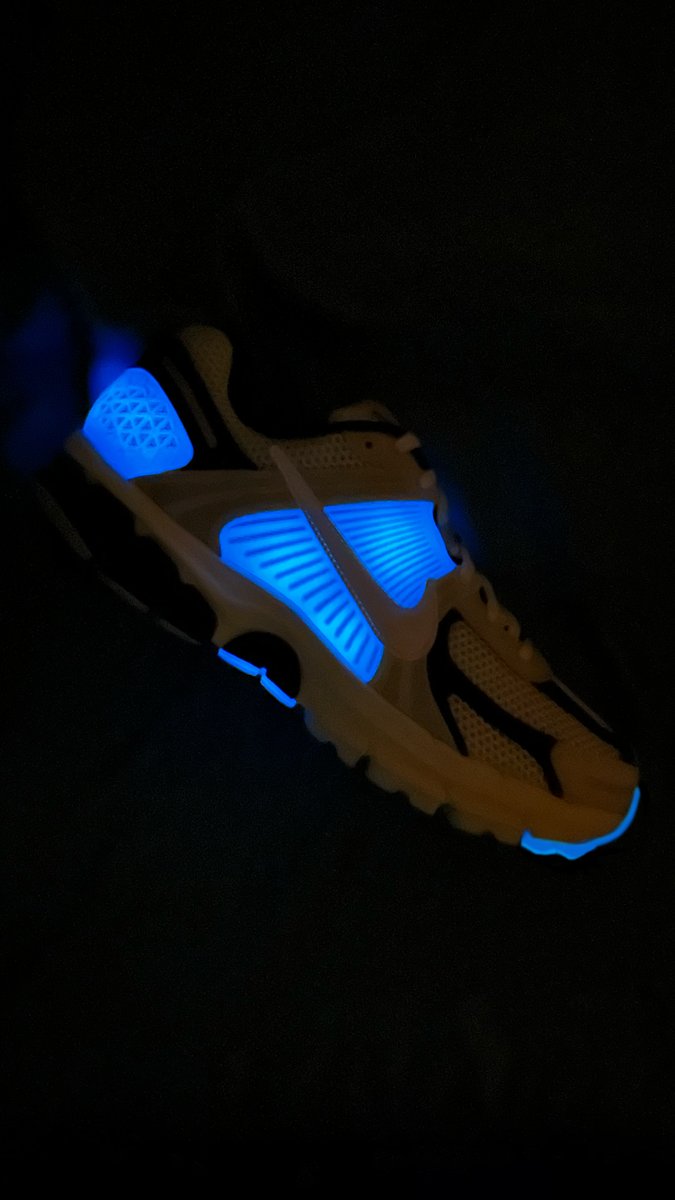 HYPEBEAST's tweet photo. Could the "Pale Ivory" Vomero 5 be the best colorway of the year? https://t.co/XgxagFAQ3l