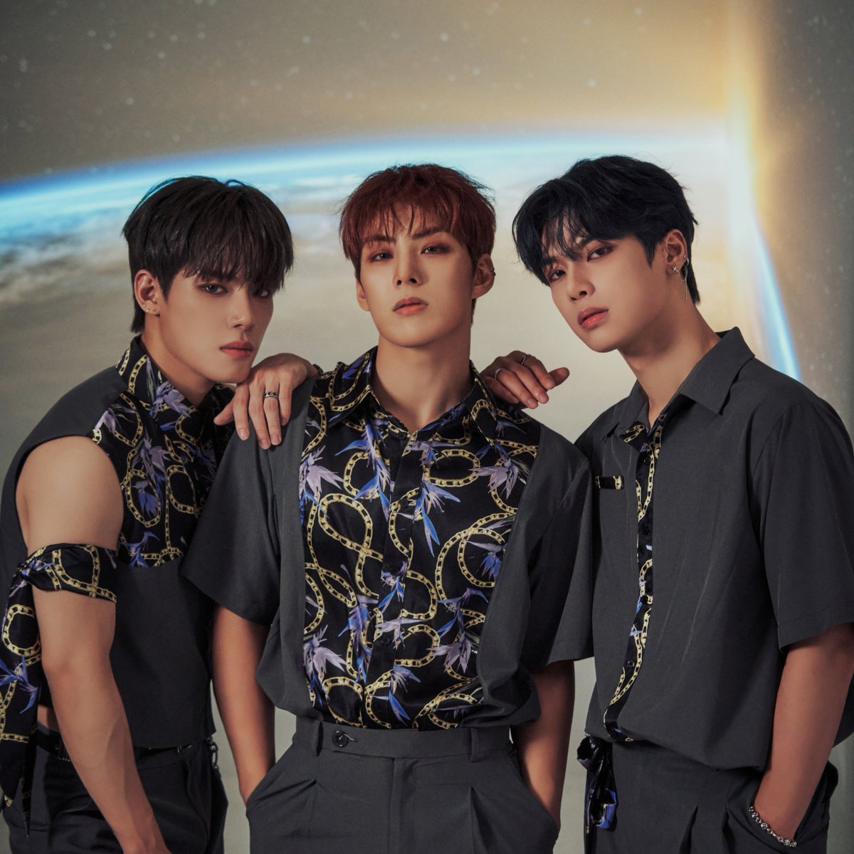 [📢] #NOTICE

TAN 3rd Mini Album TAN MADE [❓]

UNIT PHOTO 🦊🐰🐻

2023.08.11. 18:00(KST)

#TAN #티에이엔 #TAN_MADE