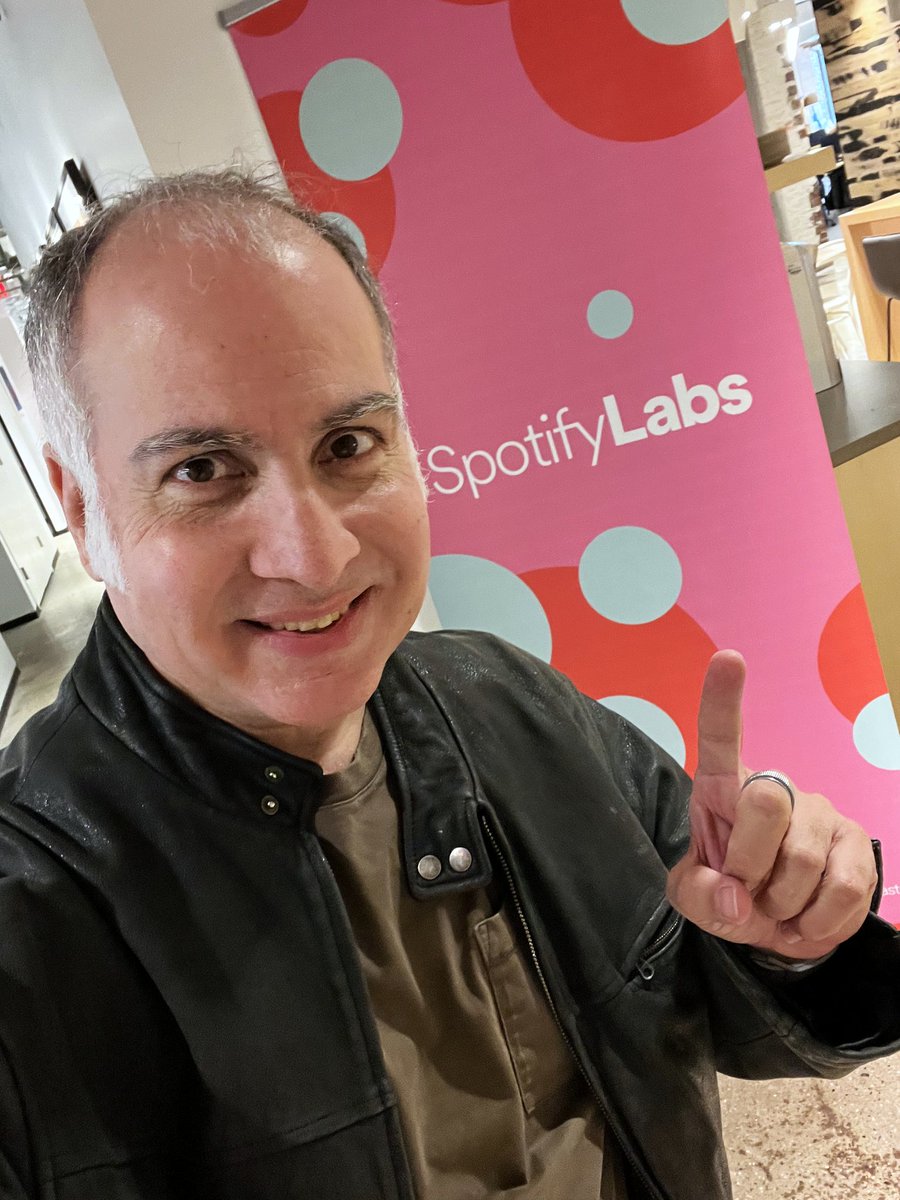 tuerespodcaster's tweet photo. #TBT at #SpotifyLabs New York. 🎙🎧
Meetings, workshops and networking.
#podcasting #PodcastProducer https://t.co/cSWaotlQRG