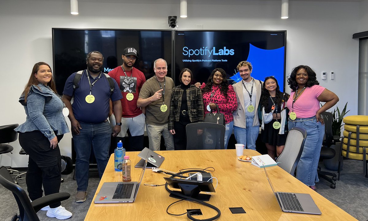 tuerespodcaster's tweet photo. #TBT at #SpotifyLabs New York. 🎙🎧
Meetings, workshops and networking.
#podcasting #PodcastProducer https://t.co/cSWaotlQRG
